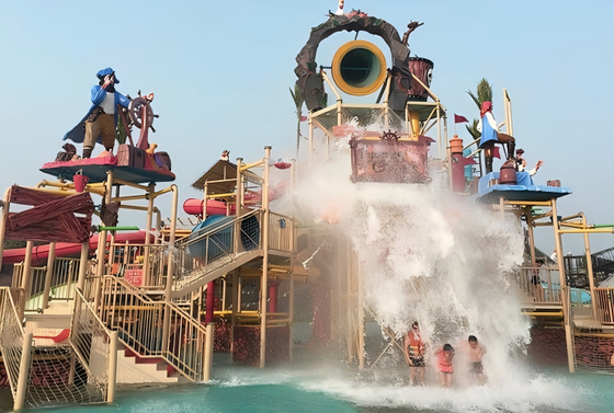 Bom preço Parque de Vila de Água de Tamanho Médio Personalizado com Navio Pirata Gigante on-line